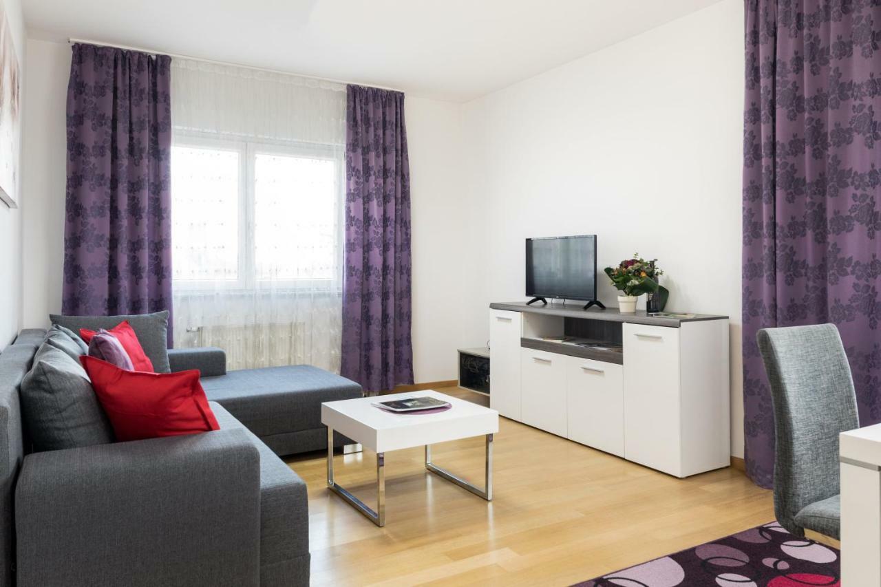 2 Bedroom Apt. In The Business Zone- Free Parking Zagreb Exterior photo